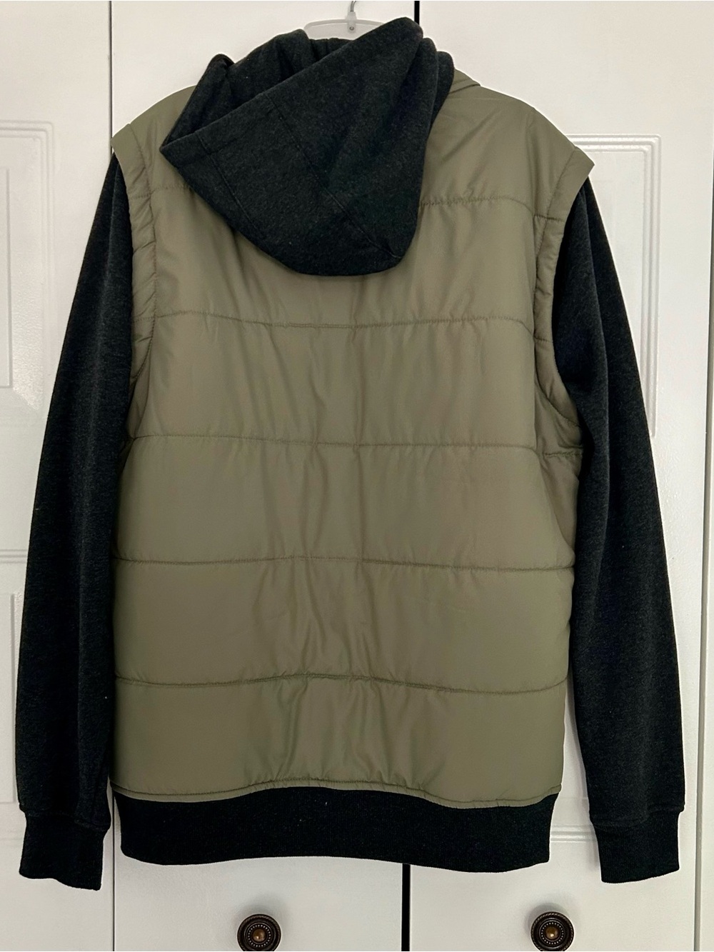 NWT- RVCA Puffer Full-Zip Hoodie, Camo Green Black, Mens M - Picture 2 of 6